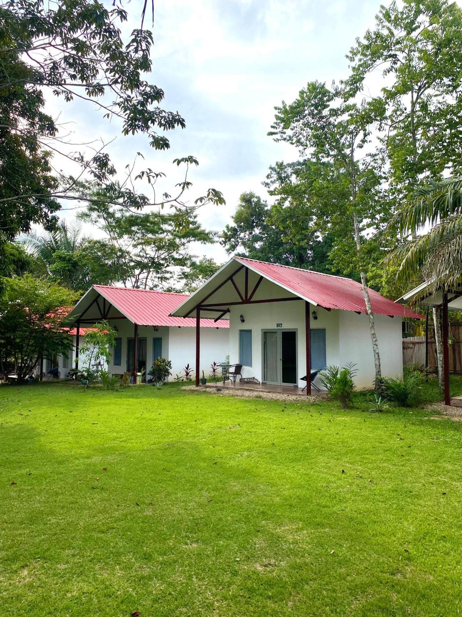 Chaikoni Lodge Pucallpa Exterior foto